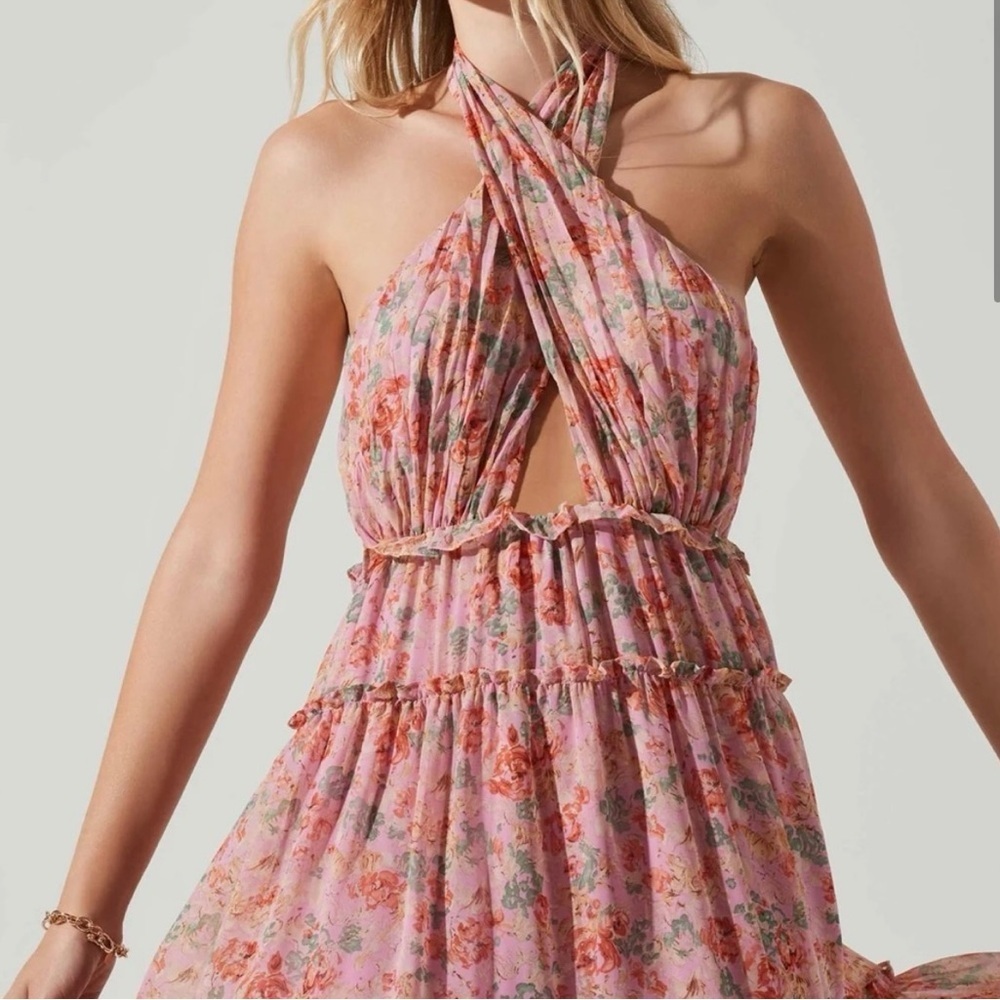 NWT ASTR The Label Jaidee Floral Tiered Halter Maxi Dress Cottagecore XS - Picture 4 of 13